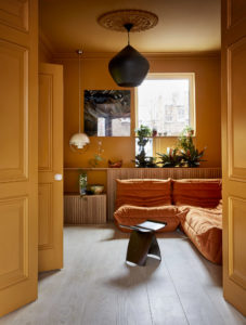 Upside Down House, The snug is the social heart of the house