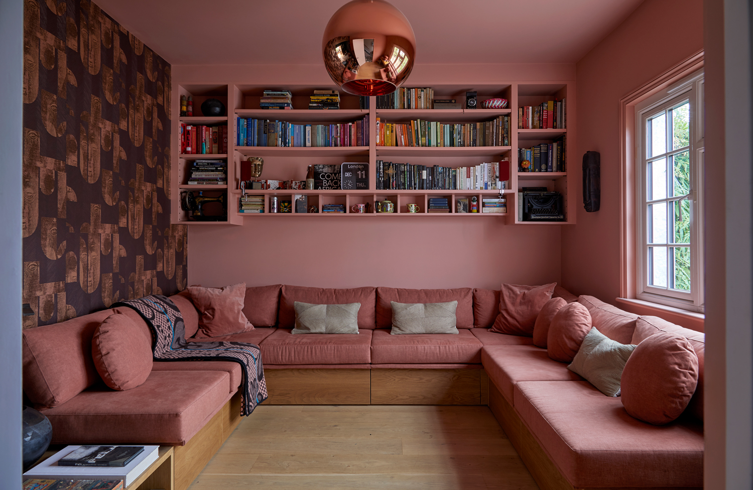 Dusty pink snug sitting room