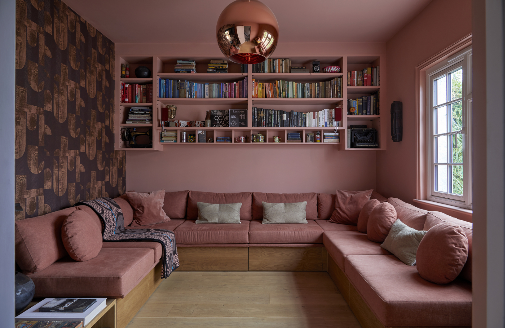 Dusty pink snug sitting room